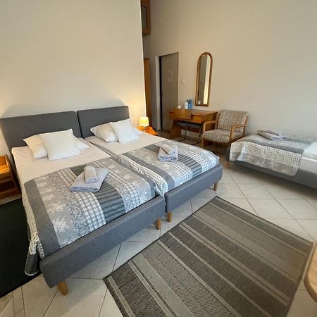 Hotel Gosciniec Jantar Giżycko Esterno foto