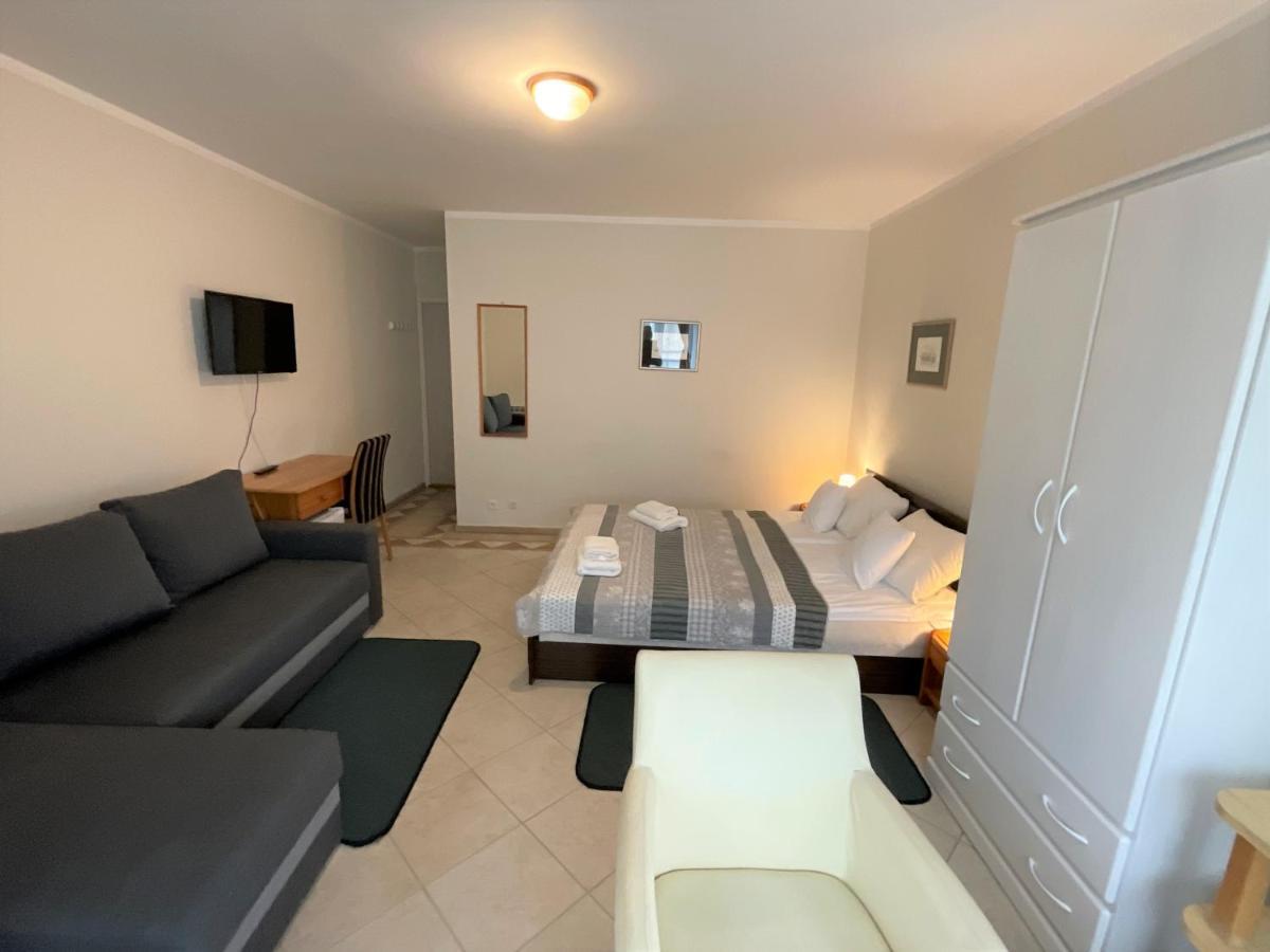 Hotel Gosciniec Jantar Giżycko Esterno foto