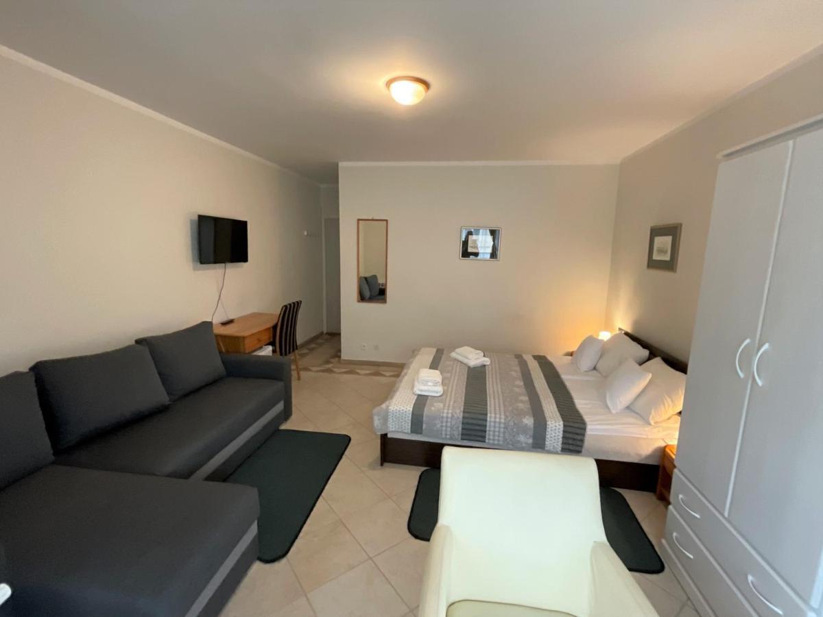 Hotel Gosciniec Jantar Giżycko Esterno foto