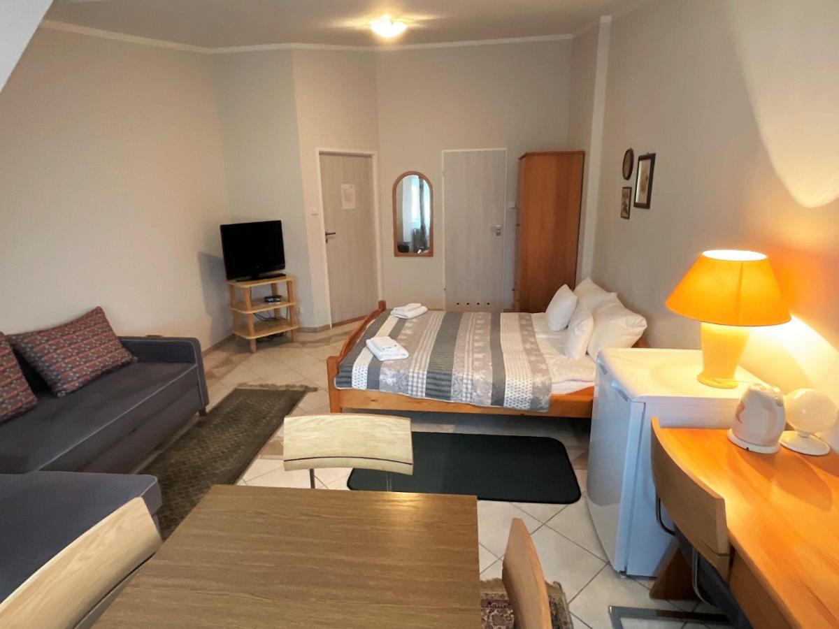 Hotel Gosciniec Jantar Giżycko Esterno foto