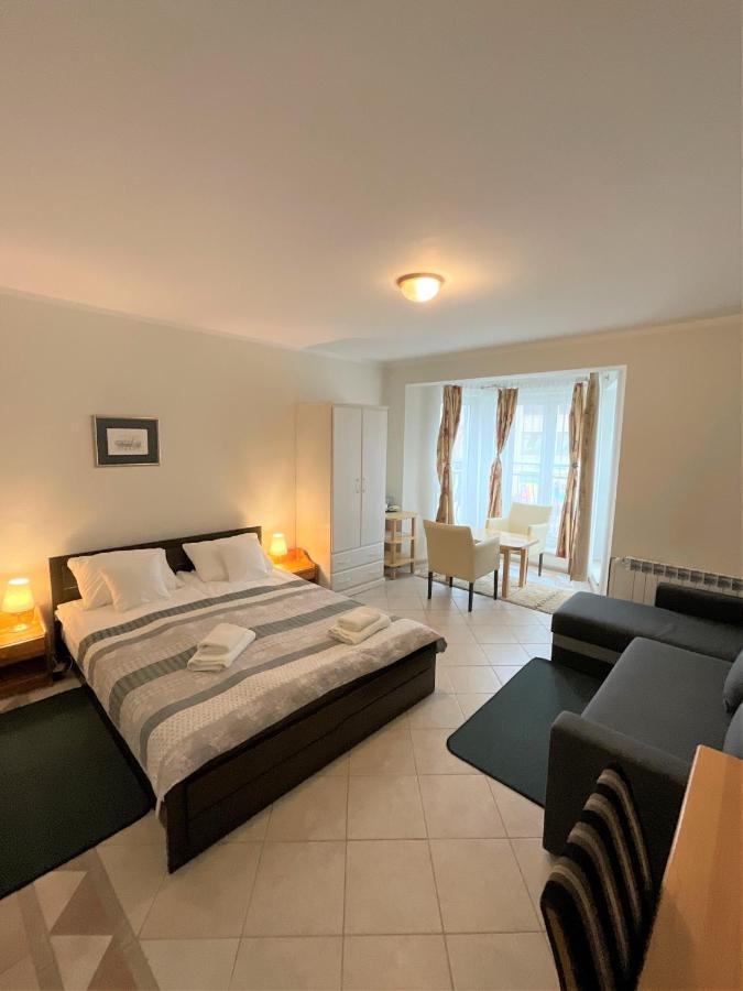 Hotel Gosciniec Jantar Giżycko Esterno foto