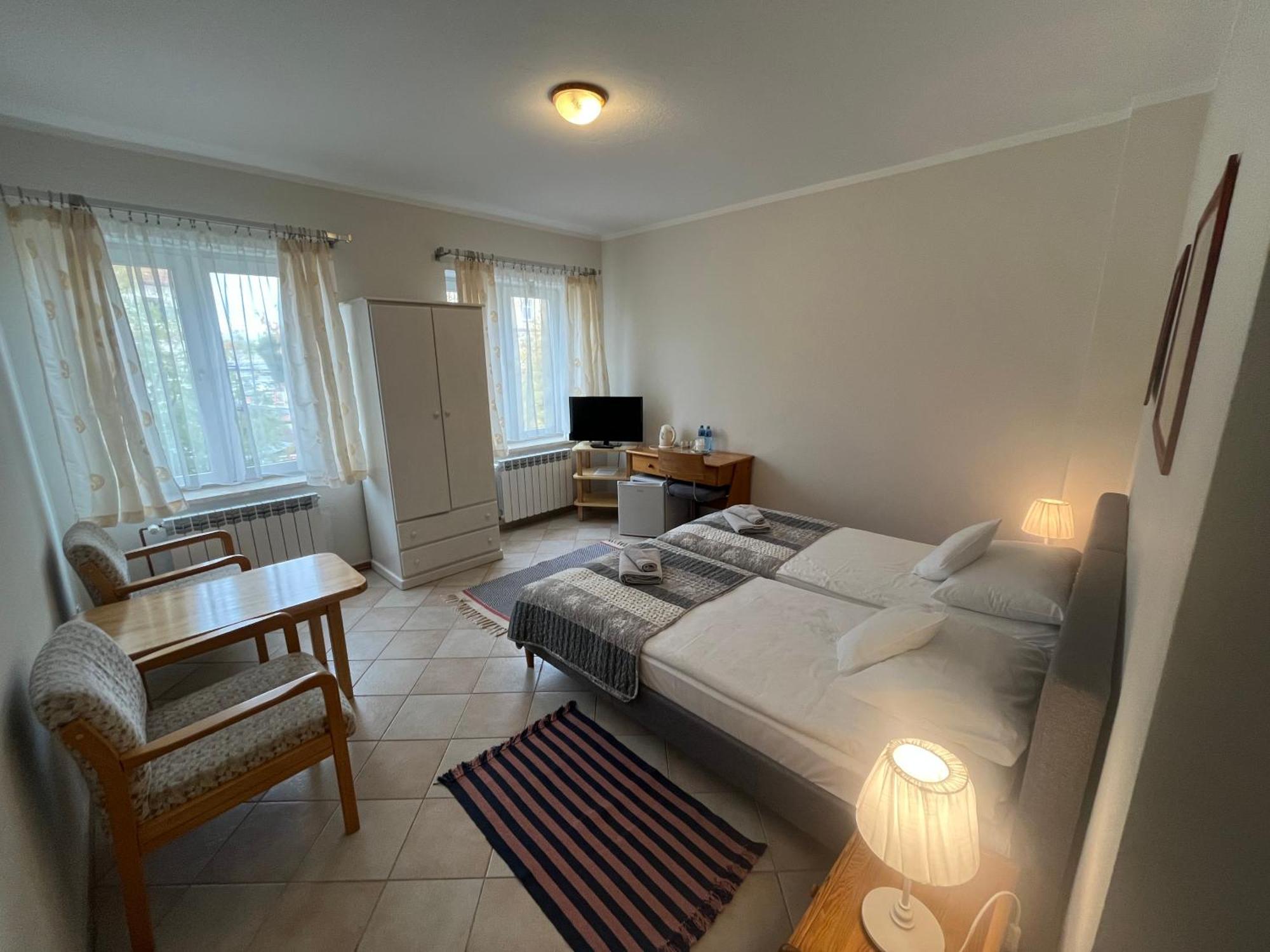 Hotel Gosciniec Jantar Giżycko Esterno foto