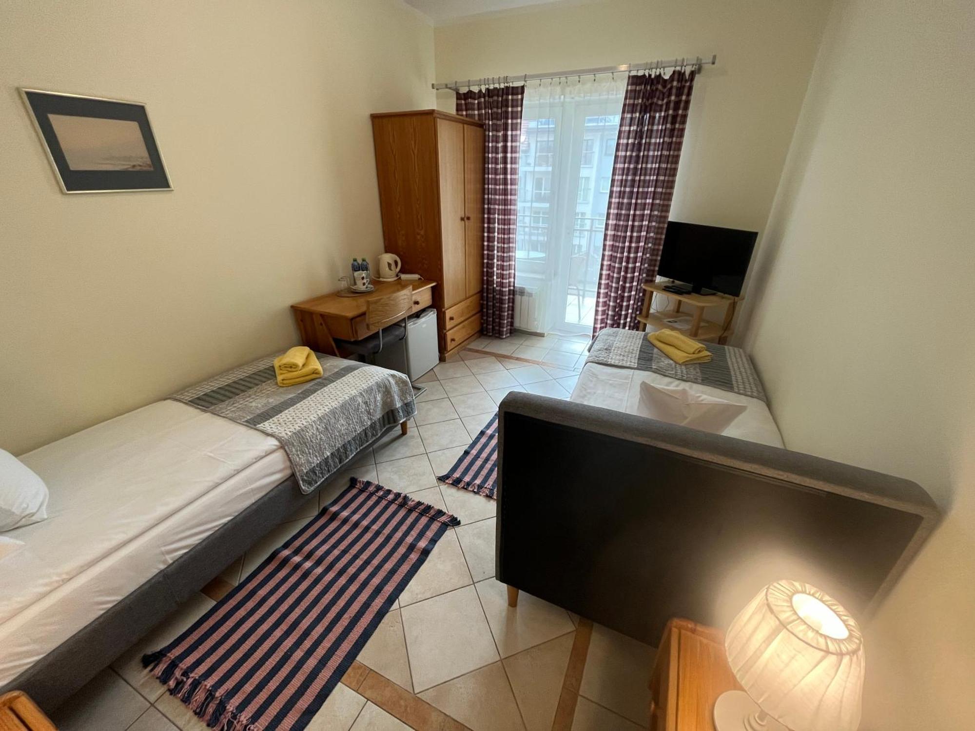 Hotel Gosciniec Jantar Giżycko Esterno foto