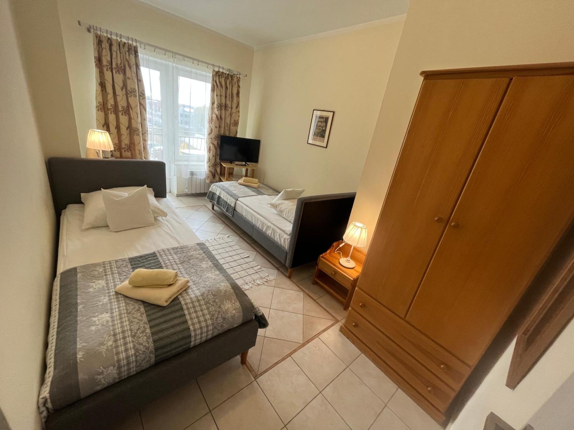 Hotel Gosciniec Jantar Giżycko Esterno foto