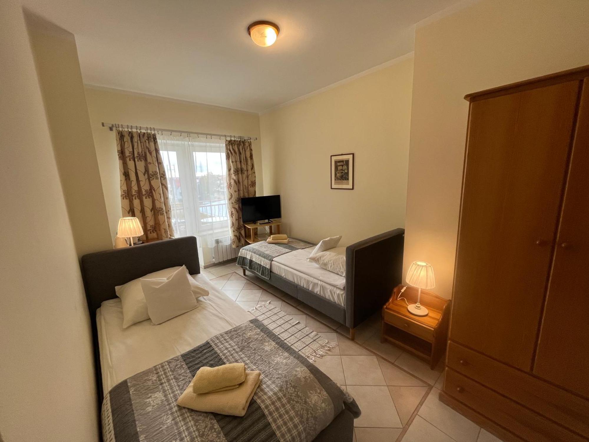 Hotel Gosciniec Jantar Giżycko Esterno foto