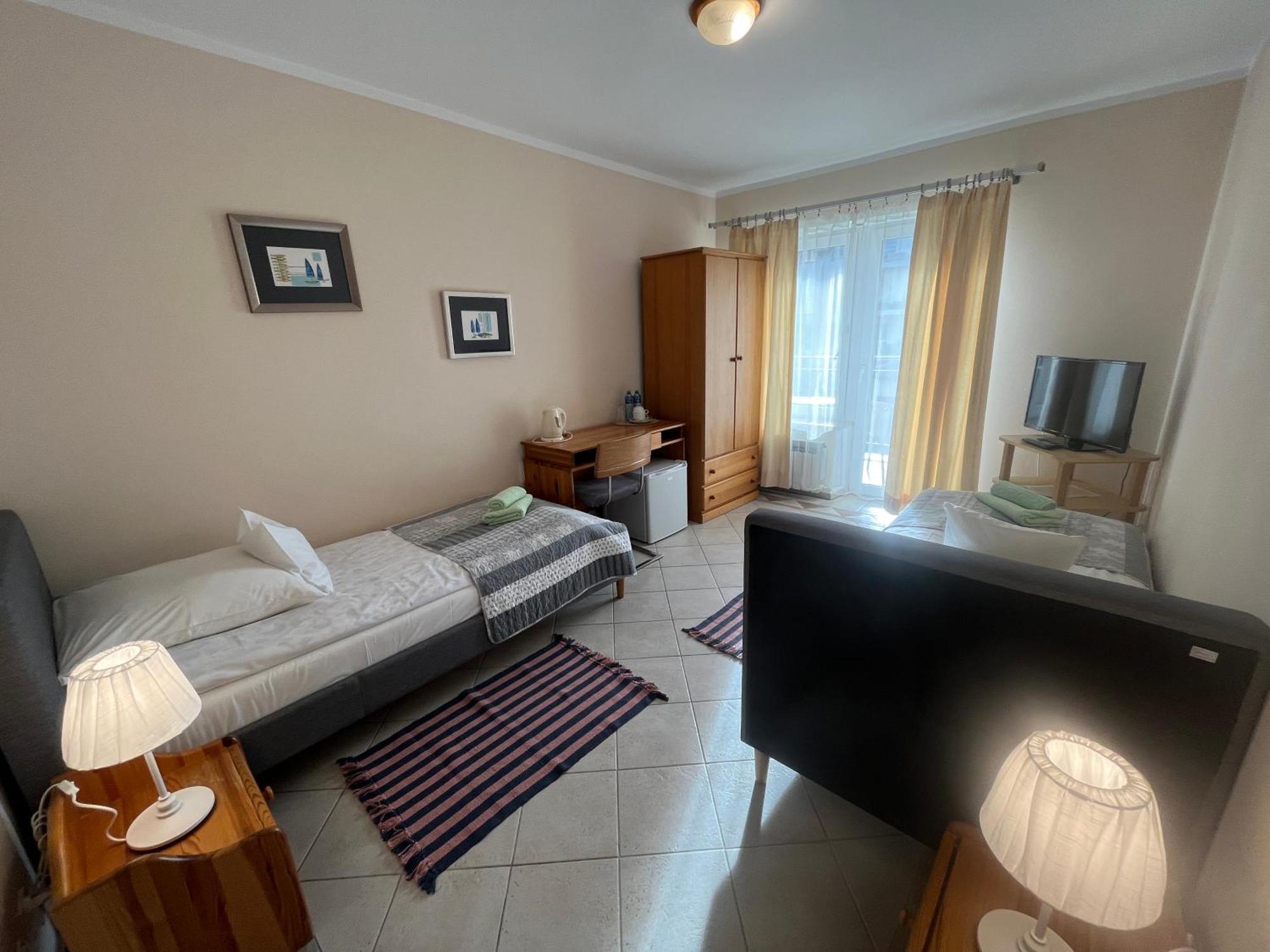 Hotel Gosciniec Jantar Giżycko Esterno foto