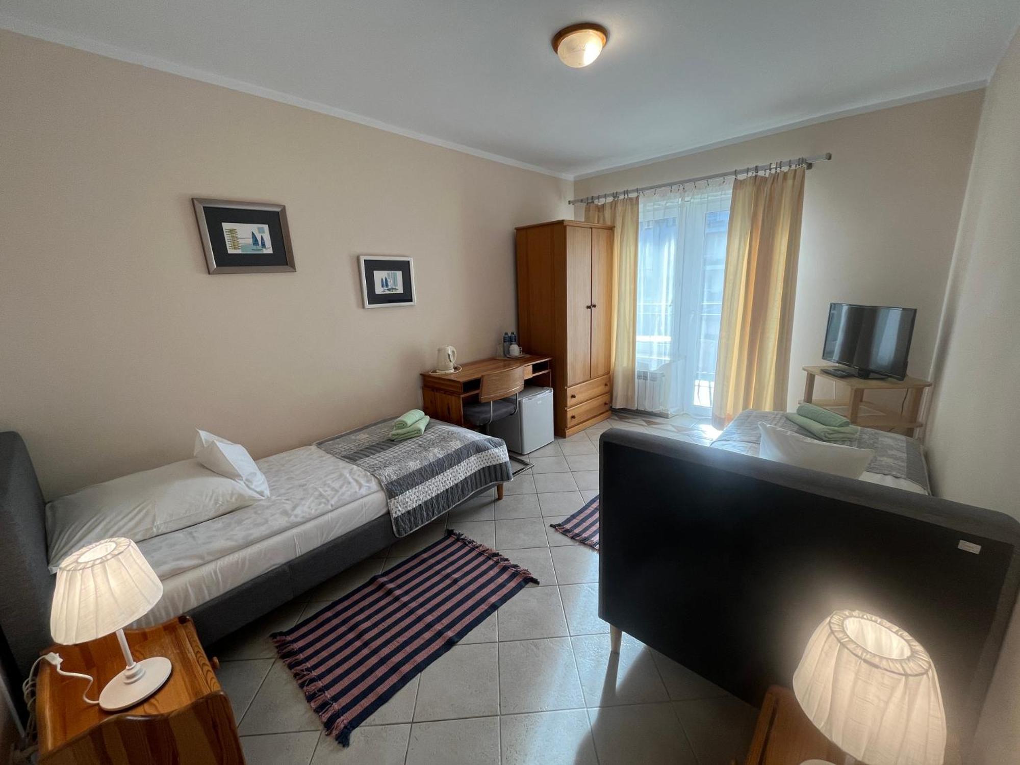 Hotel Gosciniec Jantar Giżycko Esterno foto