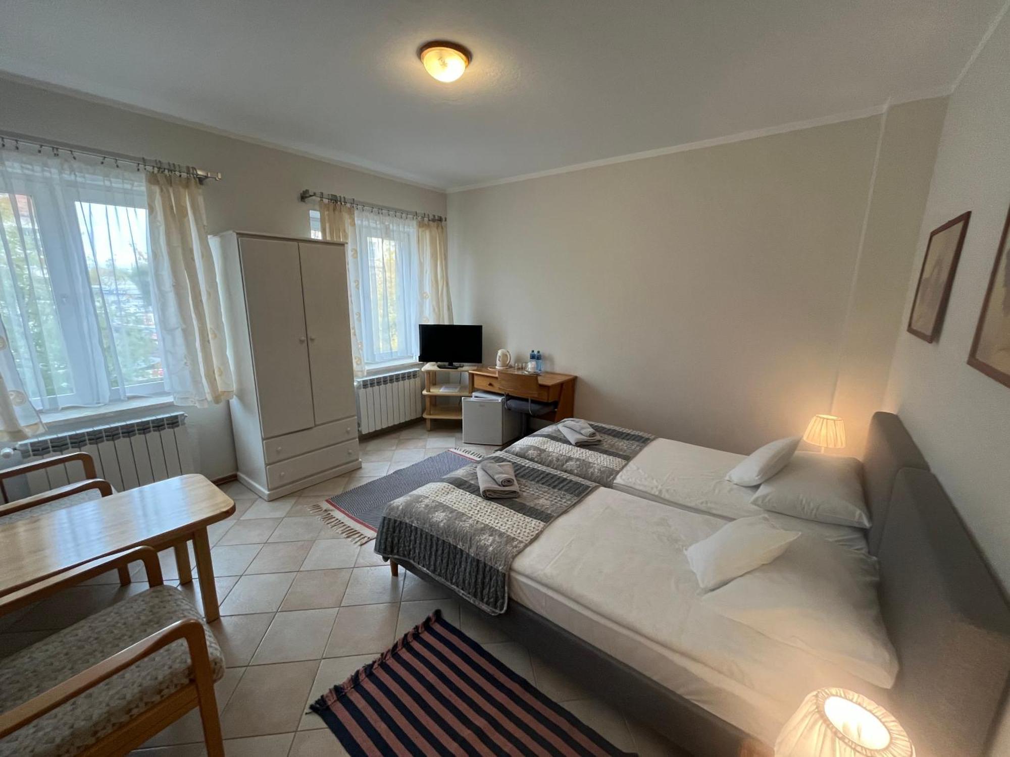 Hotel Gosciniec Jantar Giżycko Esterno foto