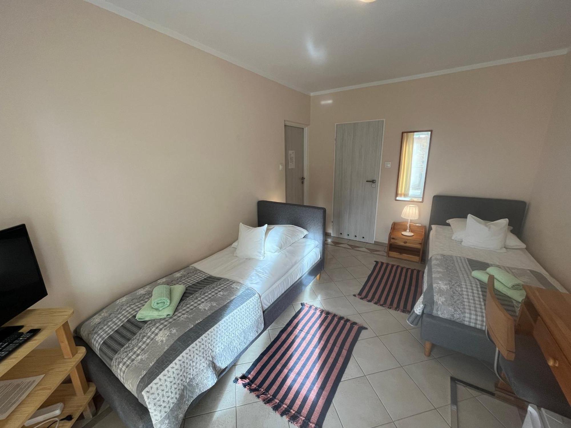 Hotel Gosciniec Jantar Giżycko Esterno foto