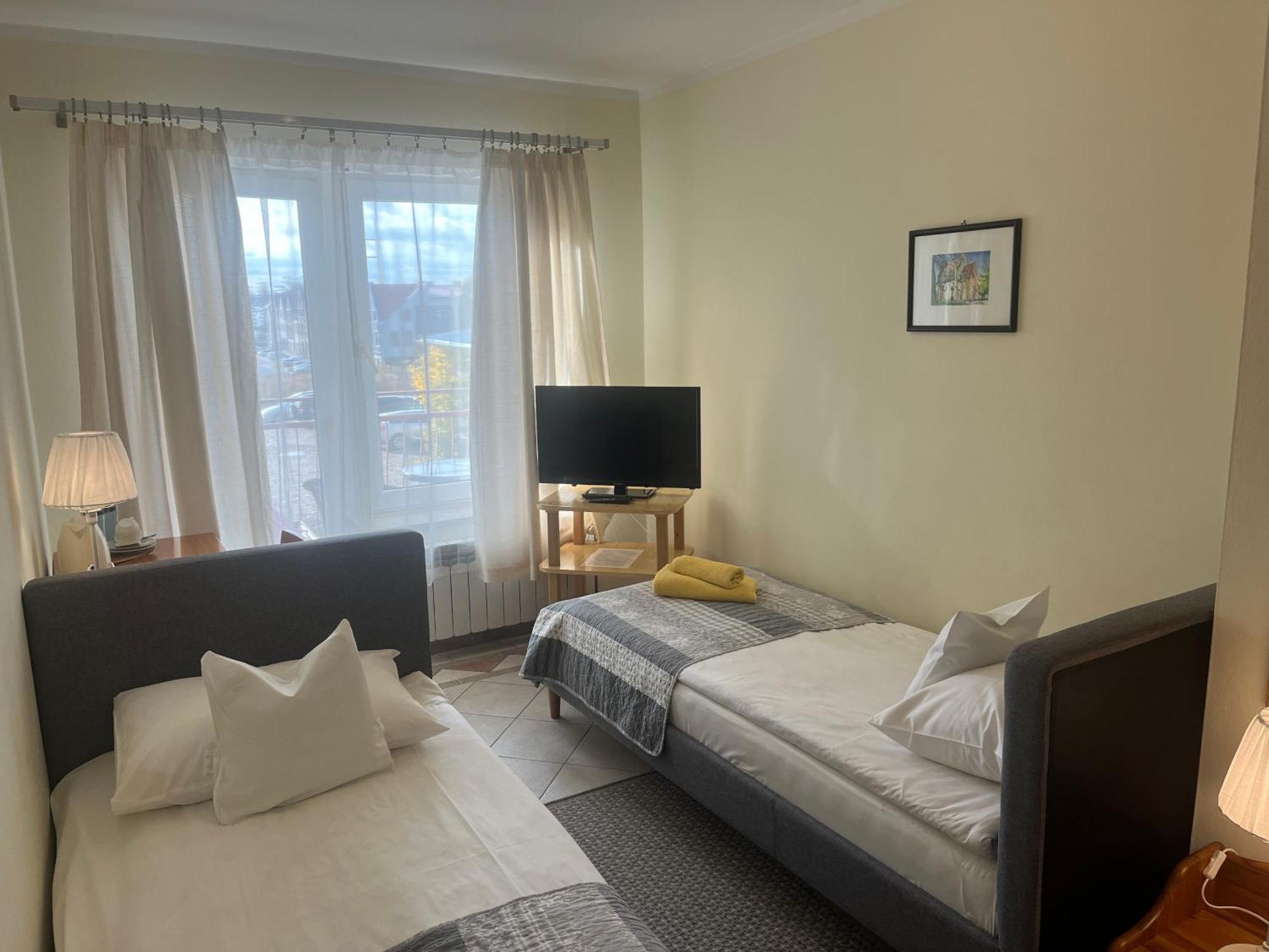 Hotel Gosciniec Jantar Giżycko Esterno foto