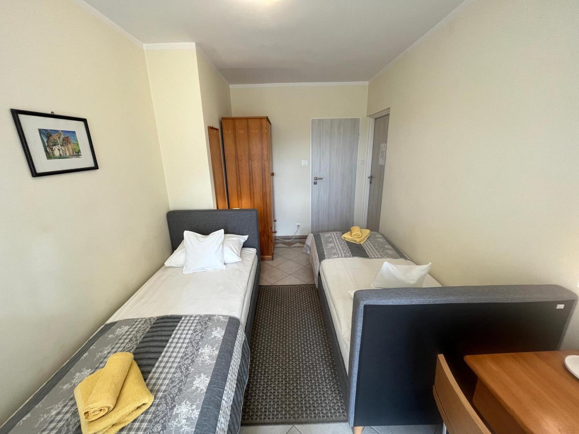 Hotel Gosciniec Jantar Giżycko Esterno foto