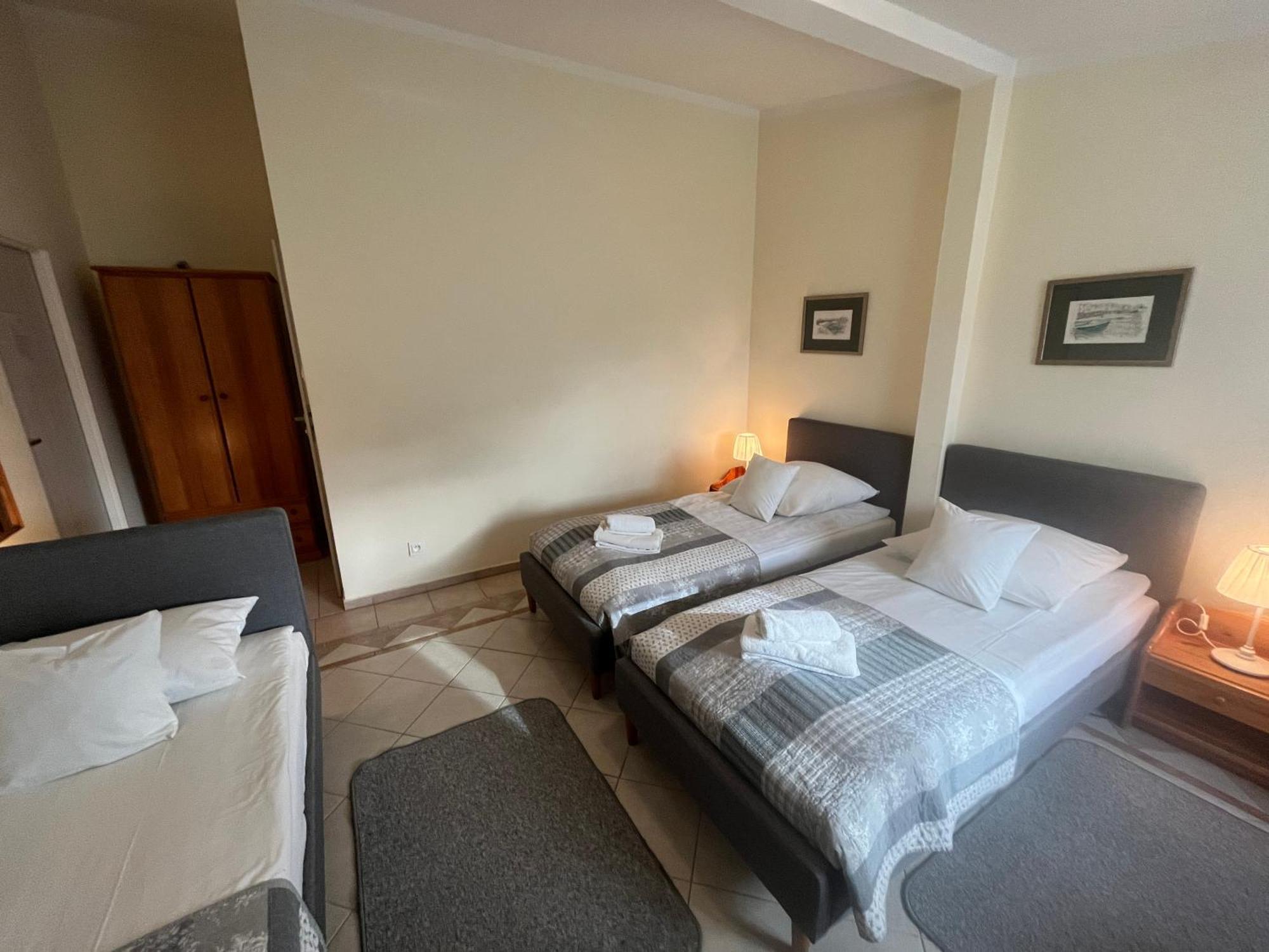 Hotel Gosciniec Jantar Giżycko Esterno foto