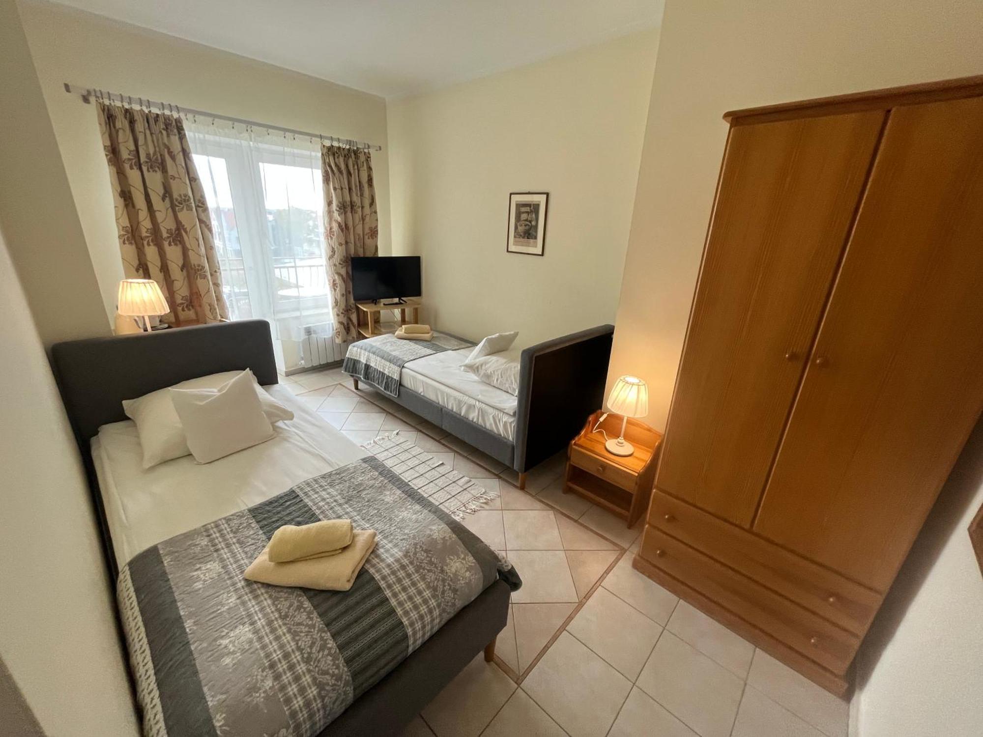 Hotel Gosciniec Jantar Giżycko Esterno foto